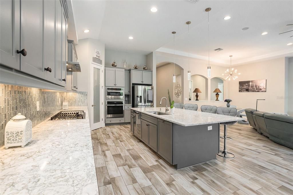 For Sale: $800,000 (4 beds, 3 baths, 2544 Square Feet)