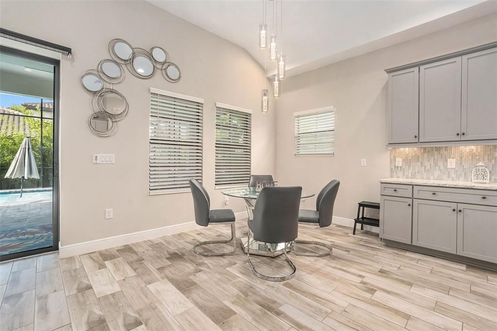 For Sale: $800,000 (4 beds, 3 baths, 2544 Square Feet)