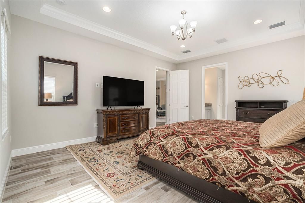 For Sale: $800,000 (4 beds, 3 baths, 2544 Square Feet)