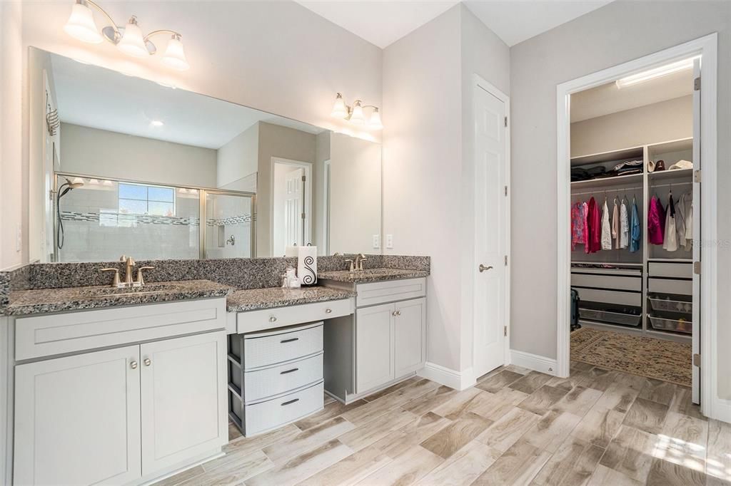 For Sale: $800,000 (4 beds, 3 baths, 2544 Square Feet)