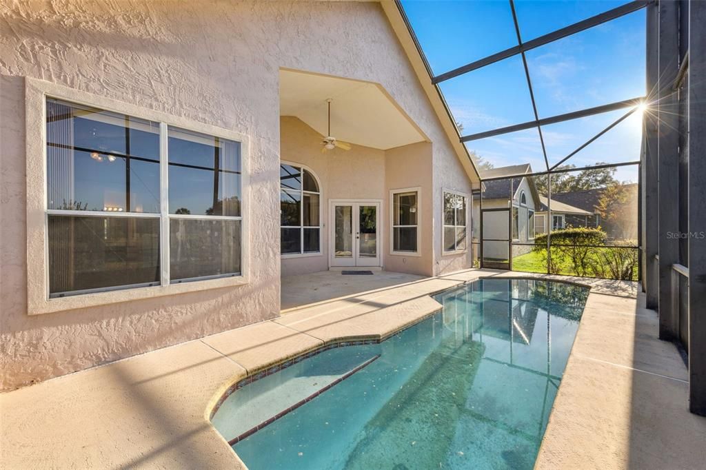 En Venta: $499,000 (3 camas, 2 baños, 1642 Pies cuadrados)