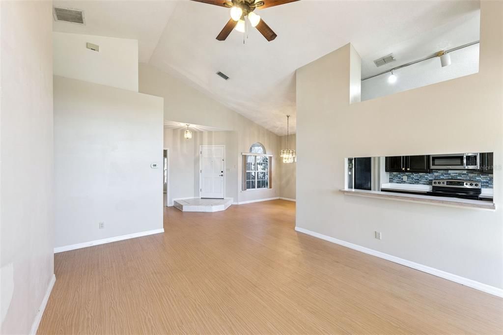 En Venta: $499,000 (3 camas, 2 baños, 1642 Pies cuadrados)