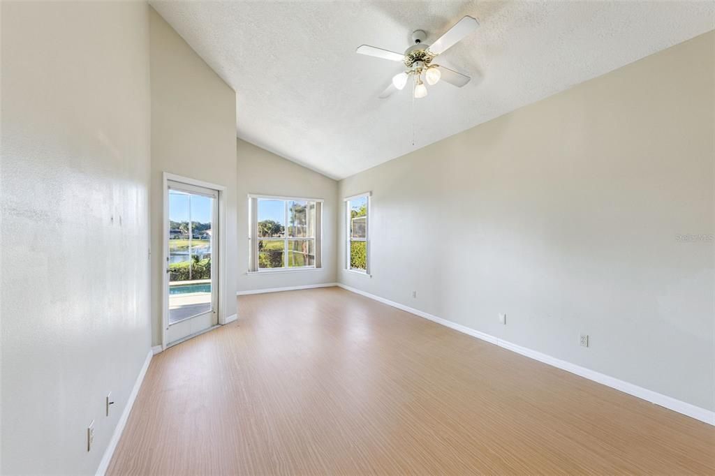 En Venta: $499,000 (3 camas, 2 baños, 1642 Pies cuadrados)