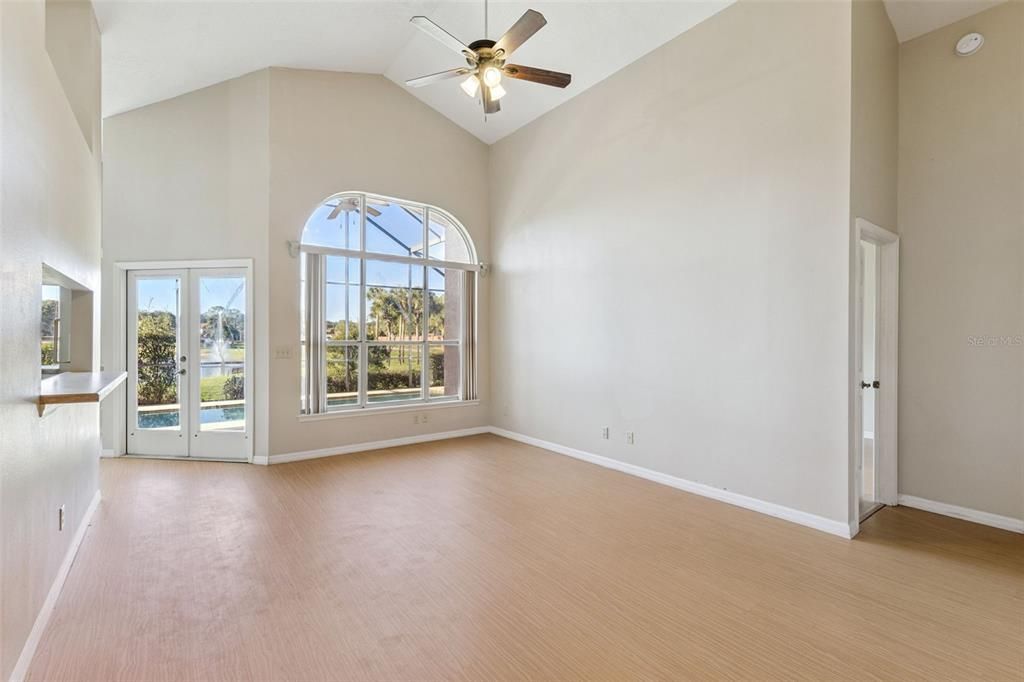 En Venta: $499,000 (3 camas, 2 baños, 1642 Pies cuadrados)