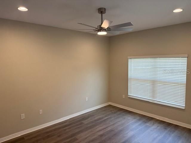 For Sale: $299,900 (3 beds, 2 baths, 1574 Square Feet)