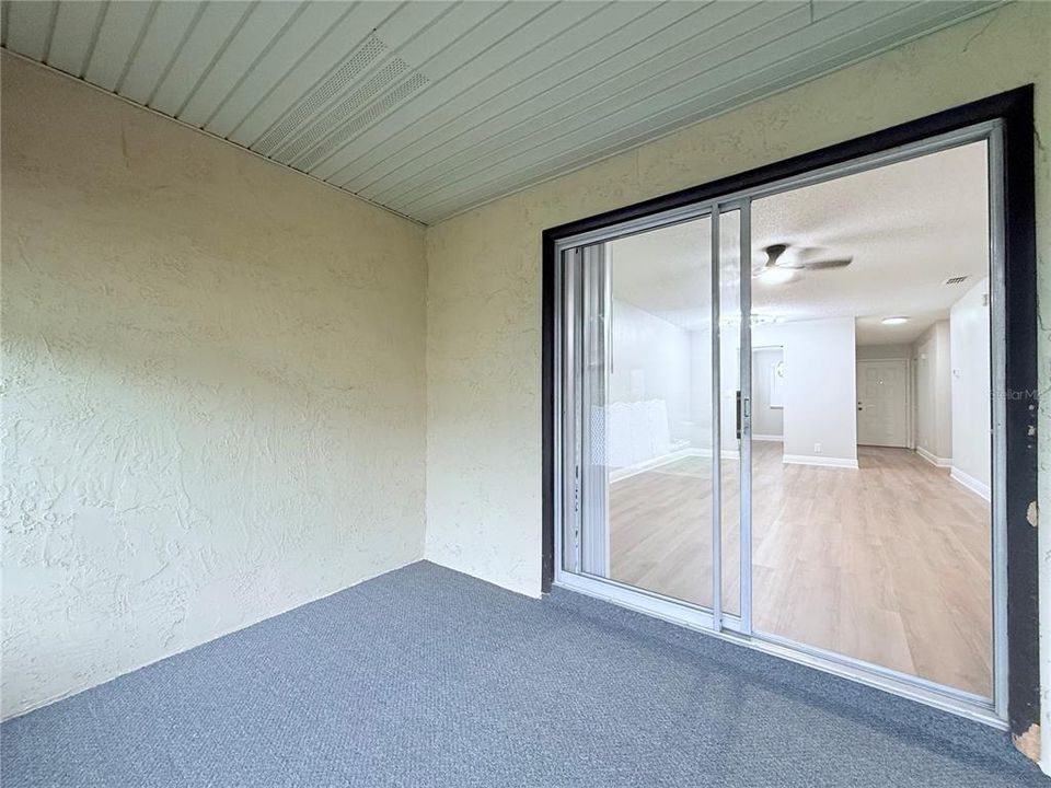 For Sale: $199,900 (2 beds, 1 baths, 962 Square Feet)