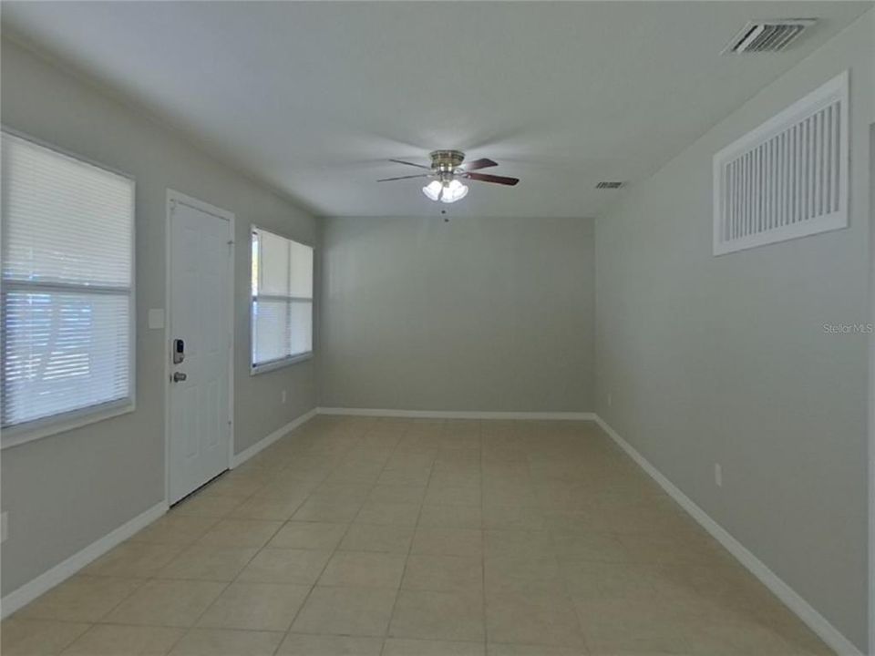 For Rent: $2,449 (3 beds, 2 baths, 1651 Square Feet)