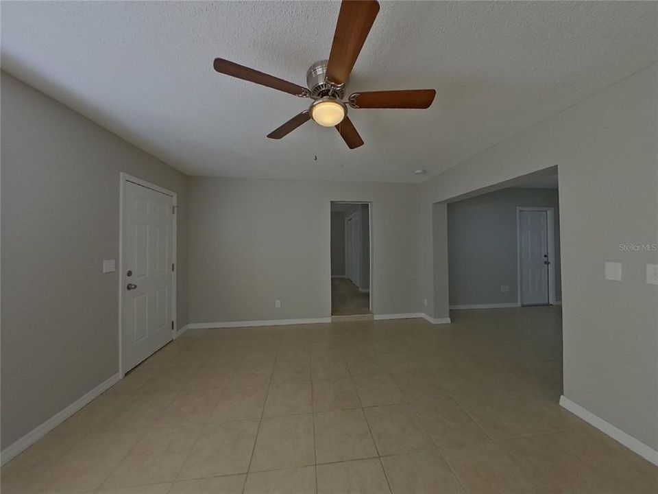 For Rent: $2,449 (3 beds, 2 baths, 1651 Square Feet)