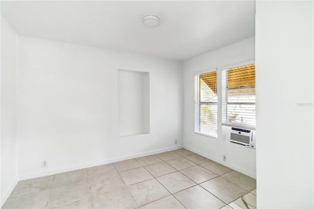 En Venta: $275,000 (3 camas, 2 baños, 960 Pies cuadrados)