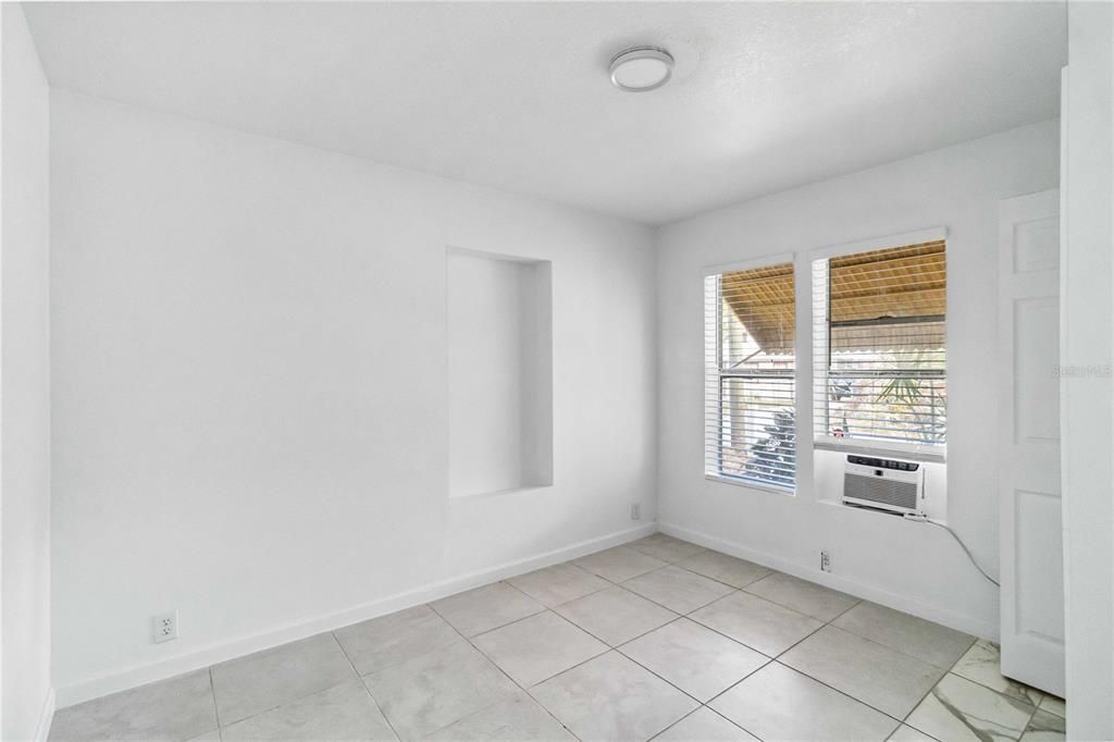 En Venta: $275,000 (3 camas, 2 baños, 960 Pies cuadrados)