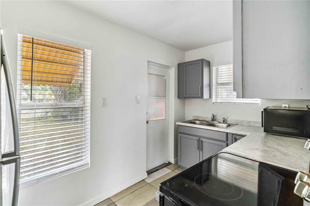 En Venta: $275,000 (3 camas, 2 baños, 960 Pies cuadrados)