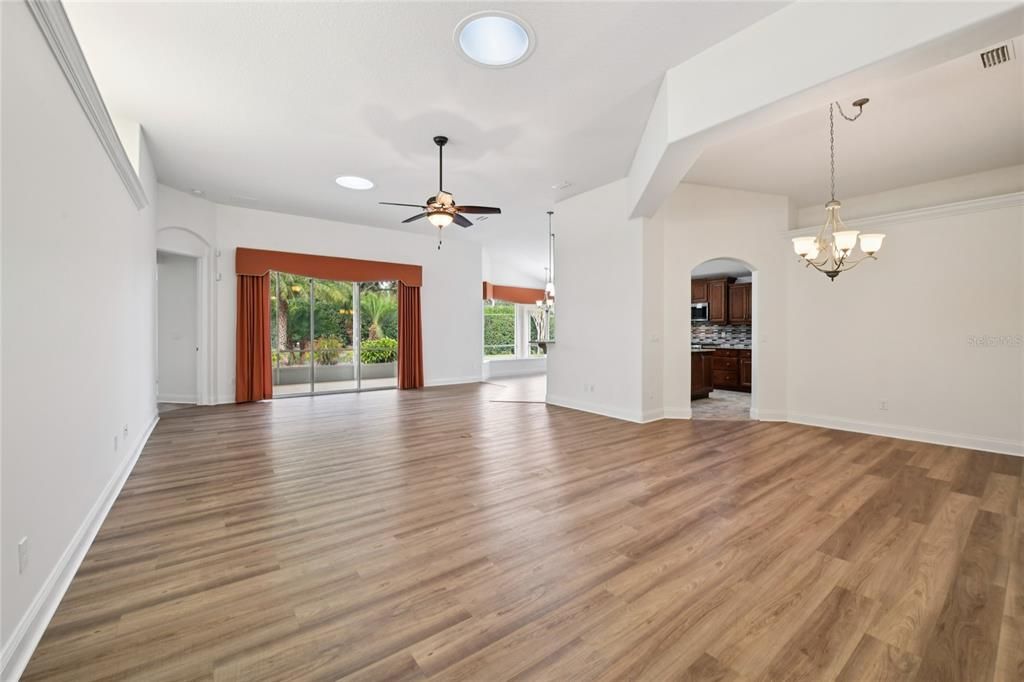 На продажу: $439,000 (4 спален, 2 ванн, 2229 Квадратных фут)