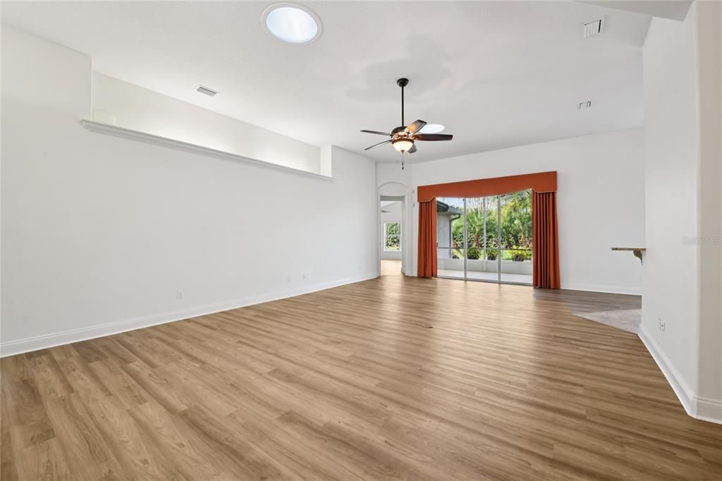 На продажу: $439,000 (4 спален, 2 ванн, 2229 Квадратных фут)