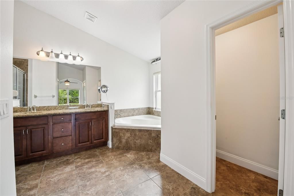 На продажу: $439,000 (4 спален, 2 ванн, 2229 Квадратных фут)