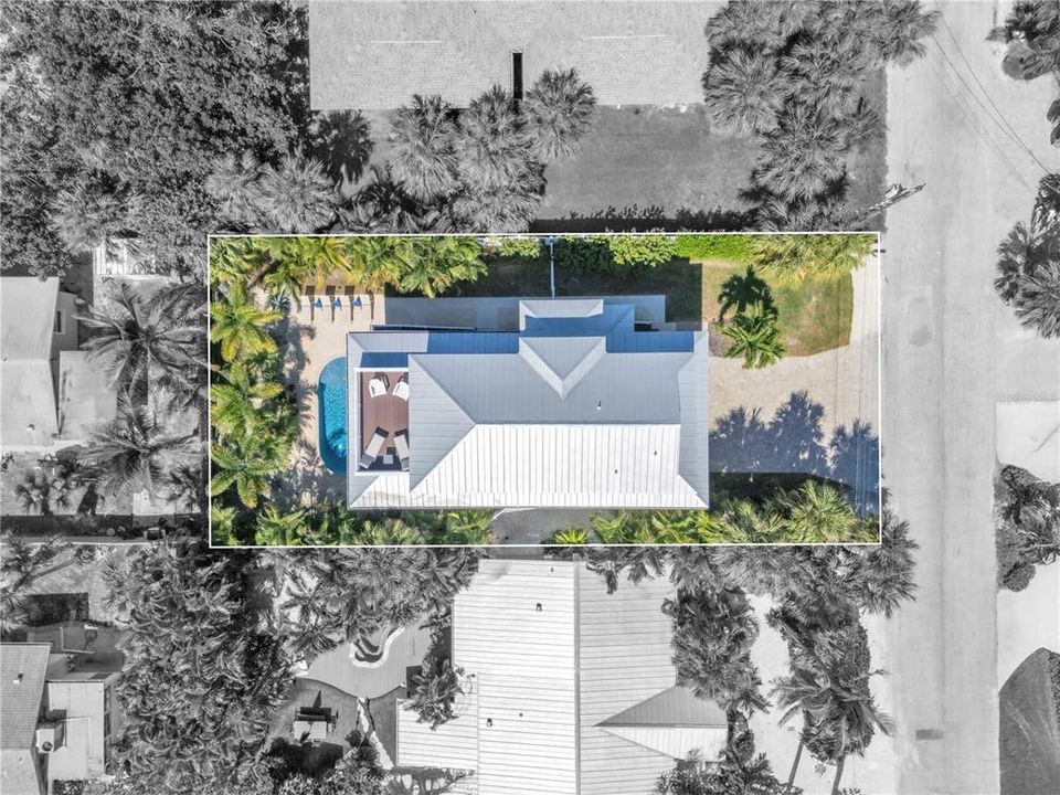 For Sale: $1,695,000 (3 beds, 2 baths, 1920 Square Feet)