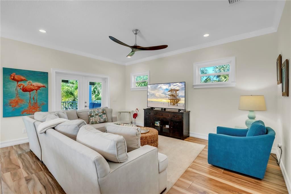 For Sale: $1,695,000 (3 beds, 2 baths, 1920 Square Feet)