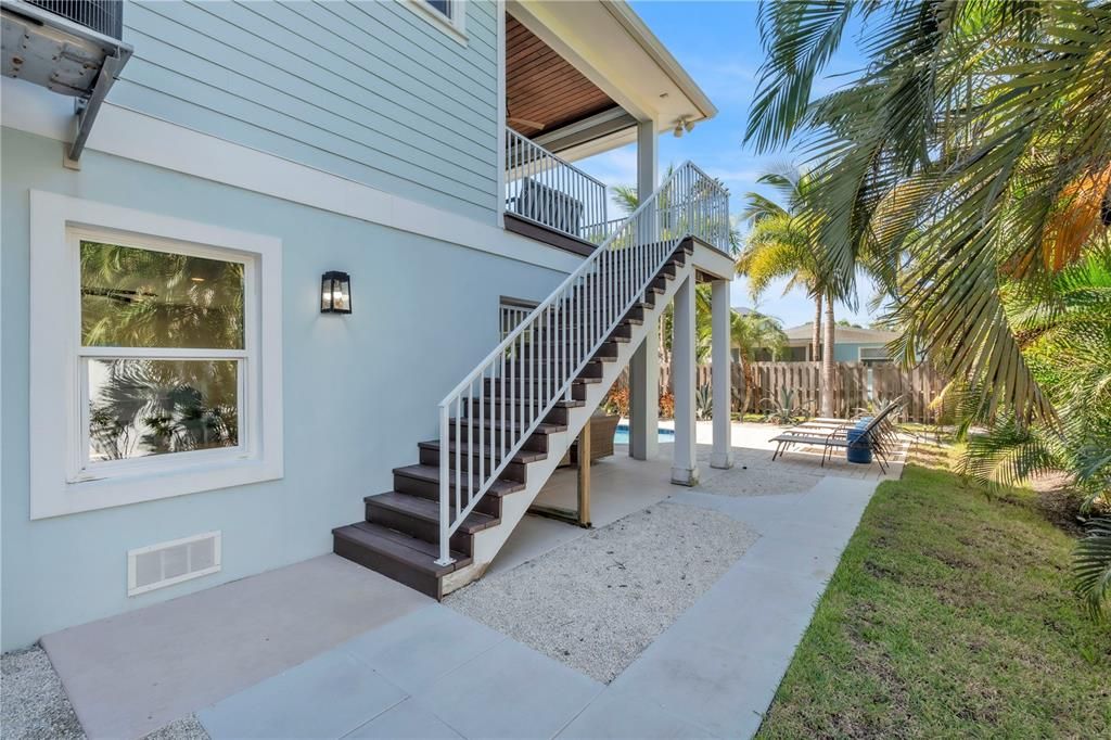 For Sale: $1,695,000 (3 beds, 2 baths, 1920 Square Feet)