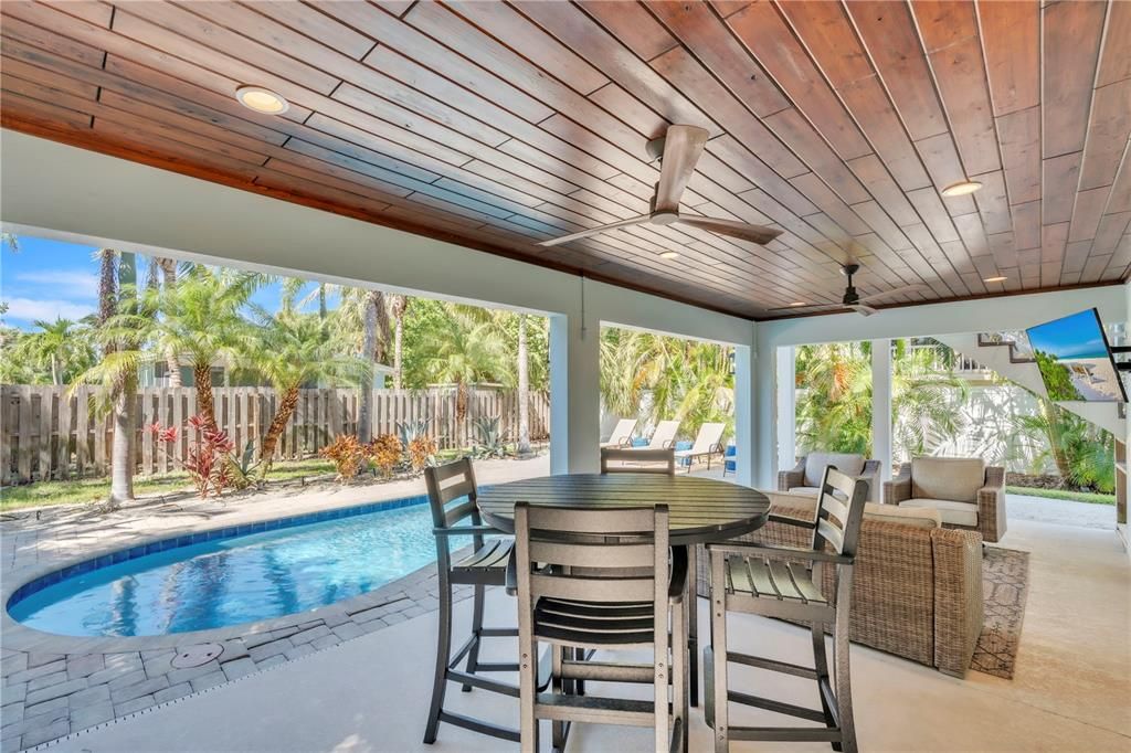 For Sale: $1,695,000 (3 beds, 2 baths, 1920 Square Feet)