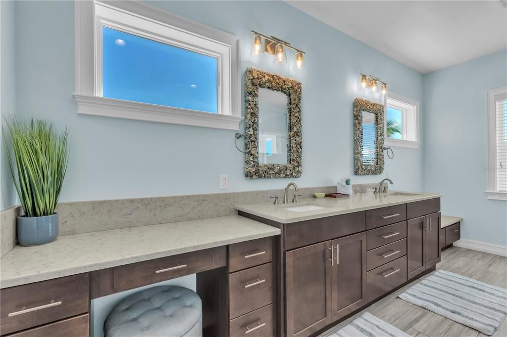 For Sale: $1,695,000 (3 beds, 2 baths, 1920 Square Feet)