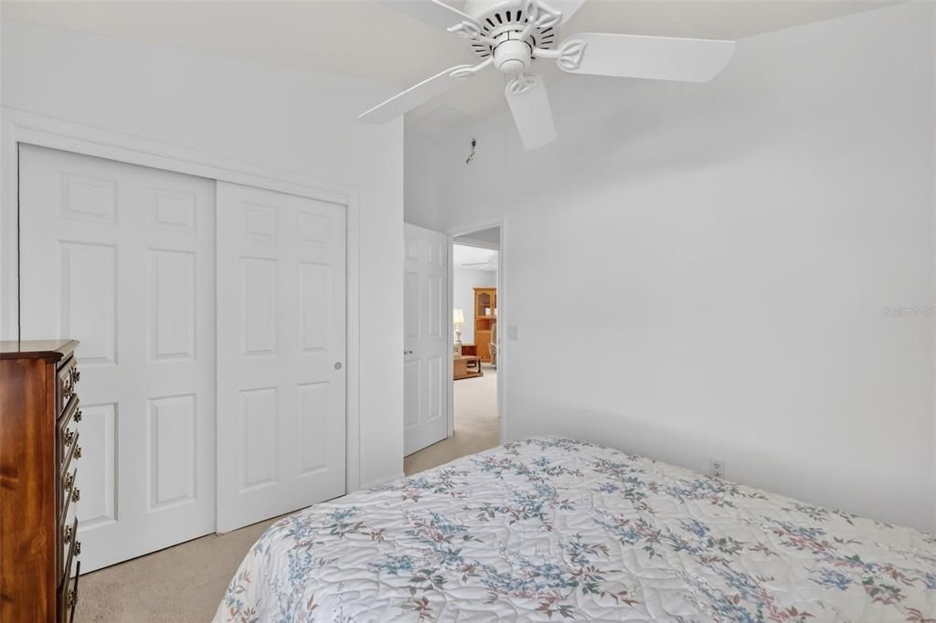 待售: $259,900 (2 贝兹, 2 浴室, 1132 平方英尺)