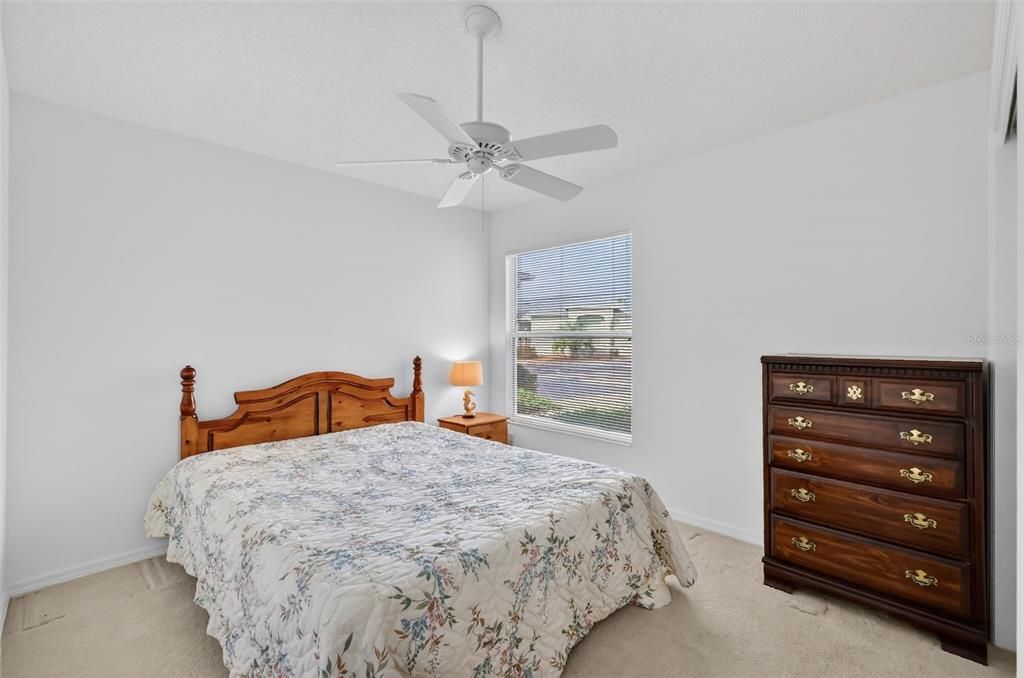 待售: $259,900 (2 贝兹, 2 浴室, 1132 平方英尺)