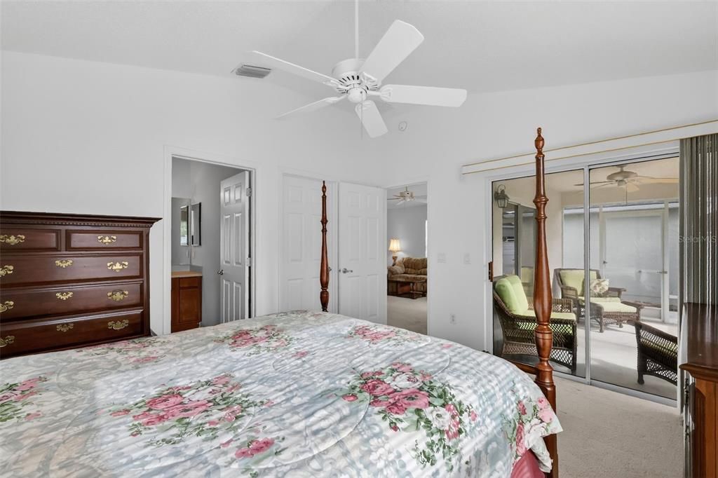 待售: $259,900 (2 贝兹, 2 浴室, 1132 平方英尺)