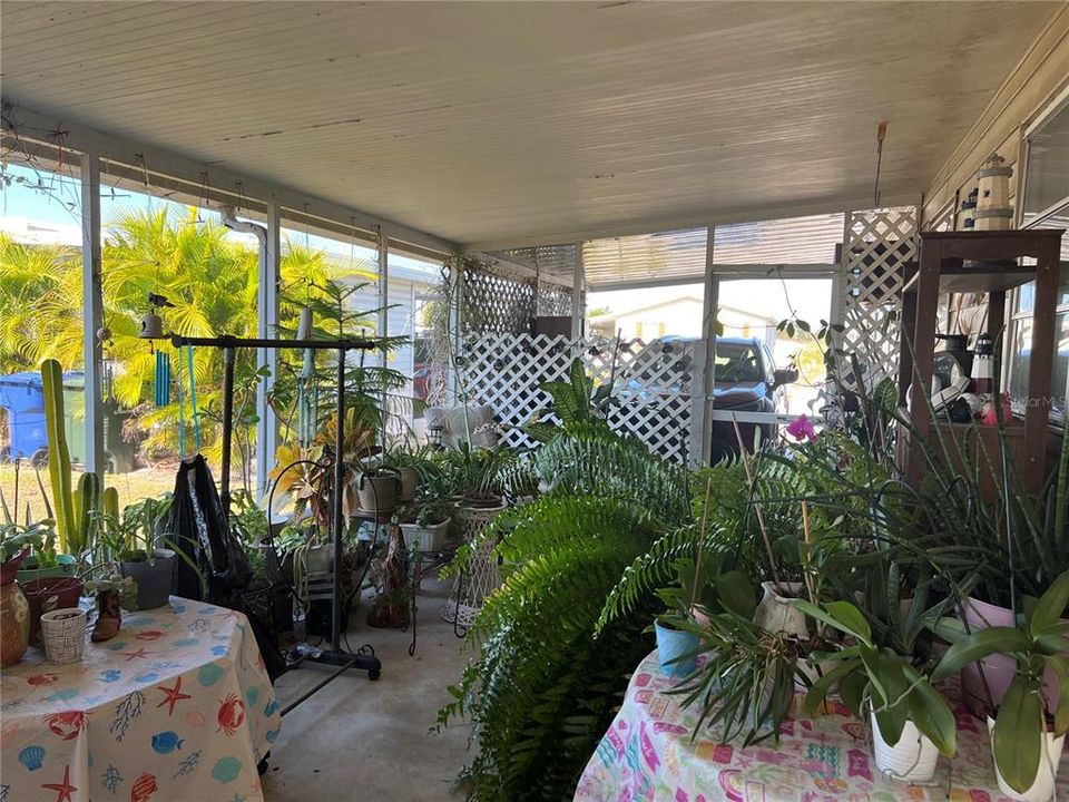 For Sale: $99,900 (1 beds, 1 baths, 636 Square Feet)