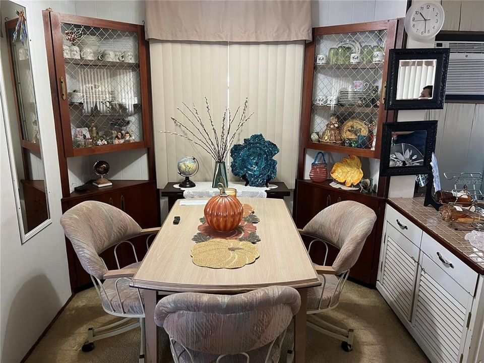 For Sale: $99,900 (1 beds, 1 baths, 636 Square Feet)