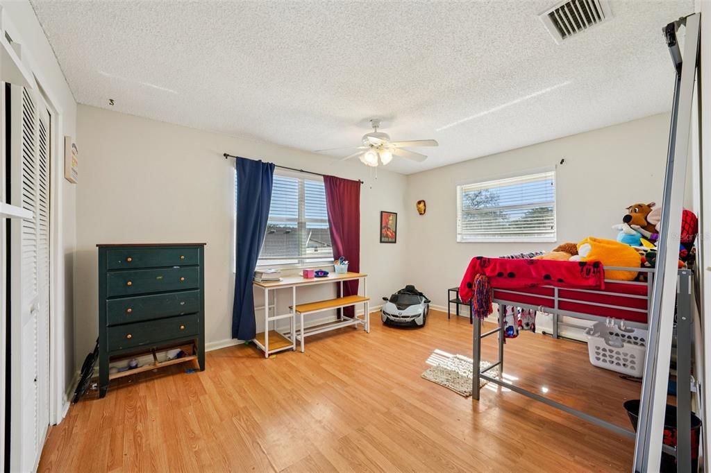 待售: $225,000 (3 贝兹, 2 浴室, 1405 平方英尺)