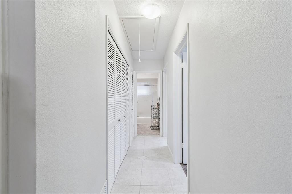 待售: $715,000 (4 贝兹, 3 浴室, 2561 平方英尺)