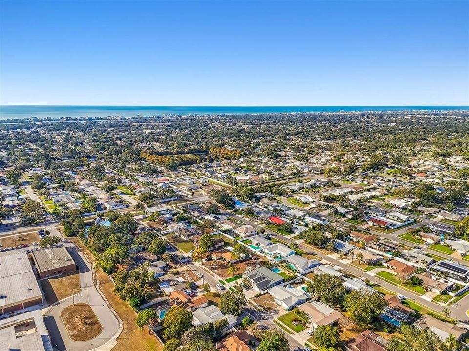 待售: $715,000 (4 贝兹, 3 浴室, 2561 平方英尺)