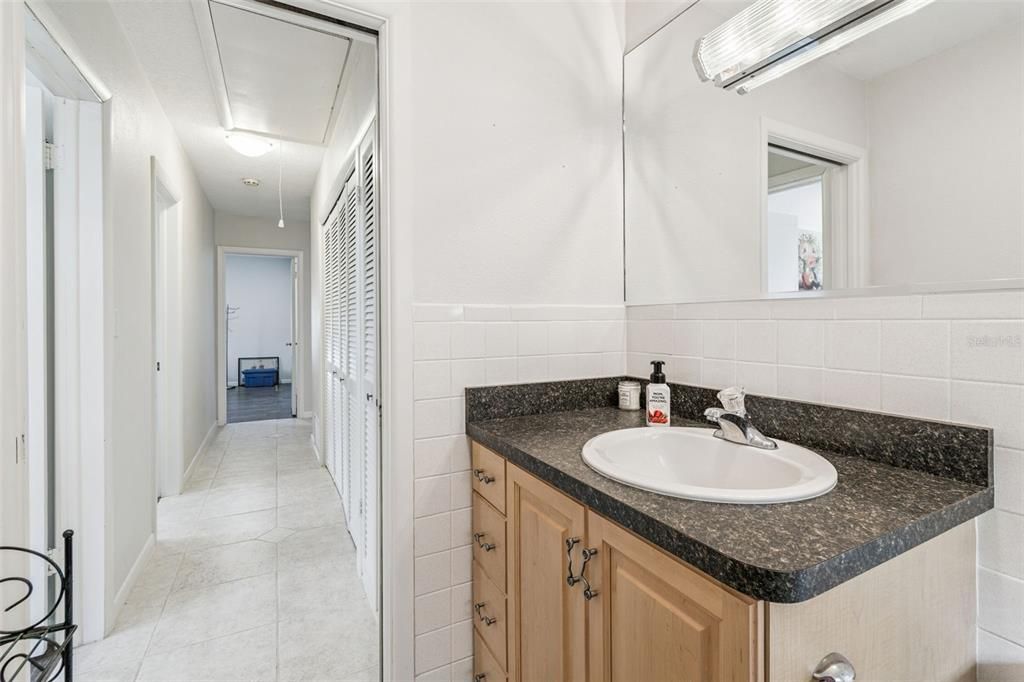 待售: $715,000 (4 贝兹, 3 浴室, 2561 平方英尺)