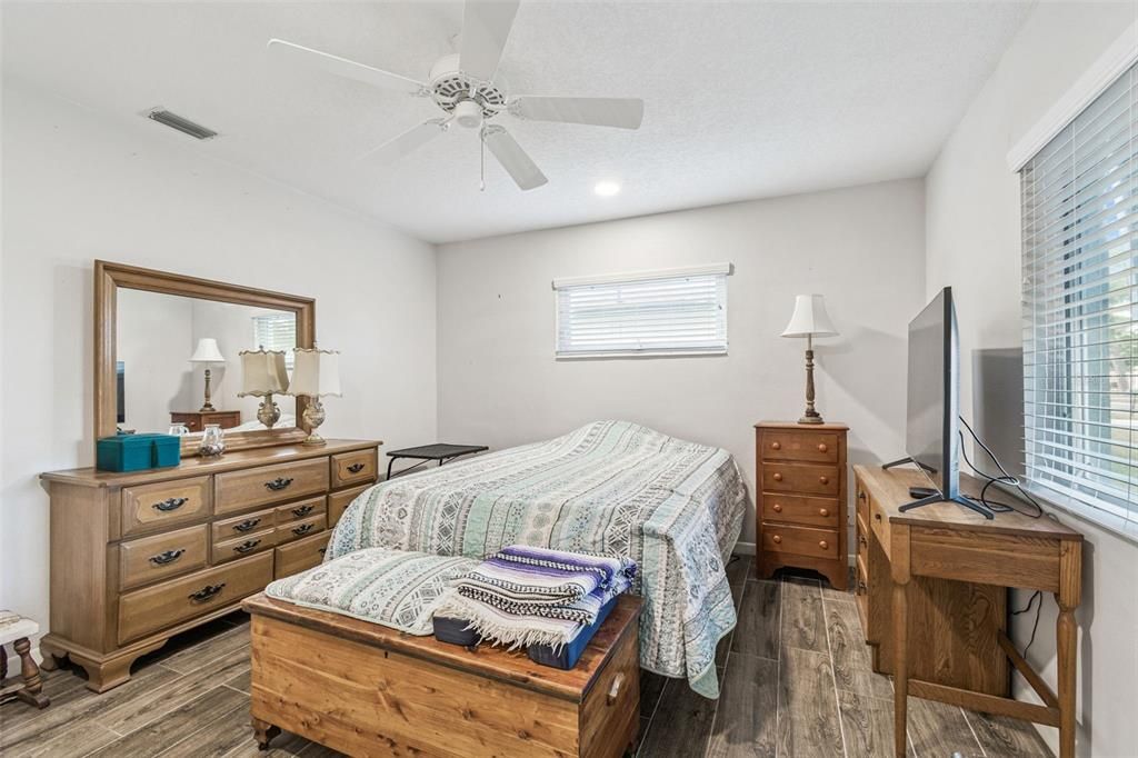 待售: $715,000 (4 贝兹, 3 浴室, 2561 平方英尺)