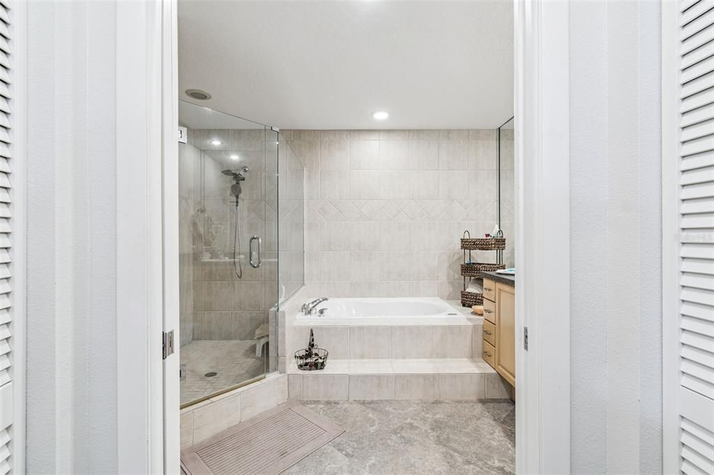 待售: $715,000 (4 贝兹, 3 浴室, 2561 平方英尺)