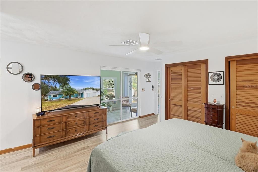 For Sale: $349,900 (3 beds, 2 baths, 2332 Square Feet)