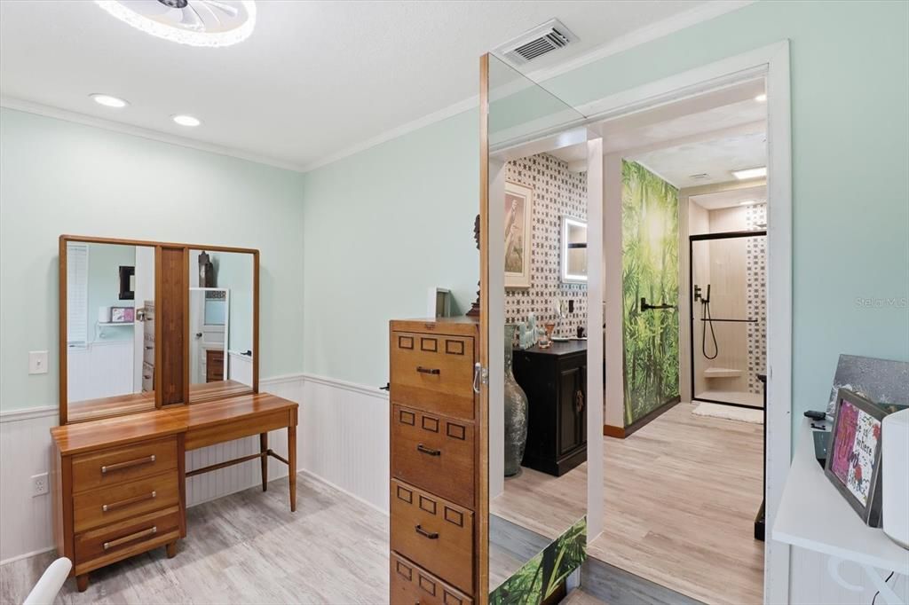 For Sale: $349,900 (3 beds, 2 baths, 2332 Square Feet)