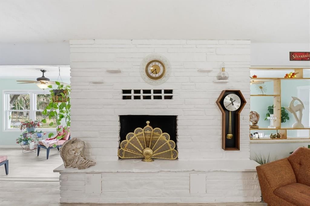 For Sale: $349,900 (3 beds, 2 baths, 2332 Square Feet)