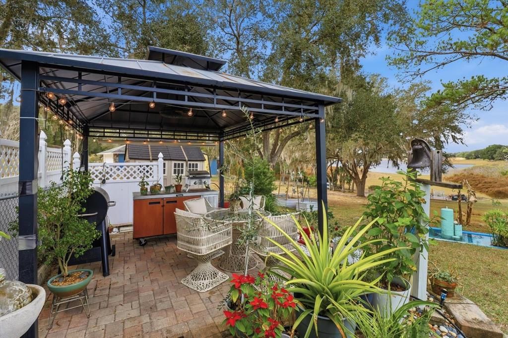 For Sale: $349,900 (3 beds, 2 baths, 2332 Square Feet)