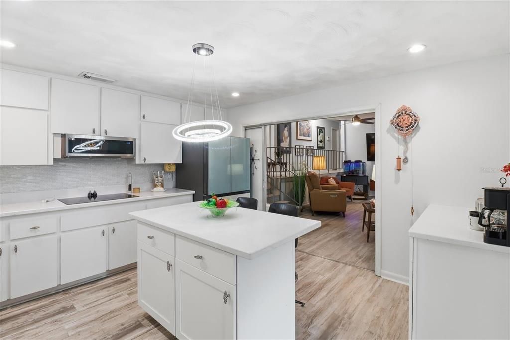 For Sale: $349,900 (3 beds, 2 baths, 2332 Square Feet)