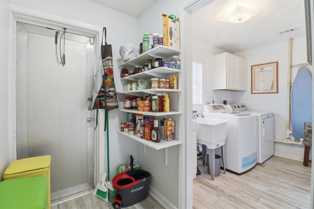 For Sale: $349,900 (3 beds, 2 baths, 2332 Square Feet)