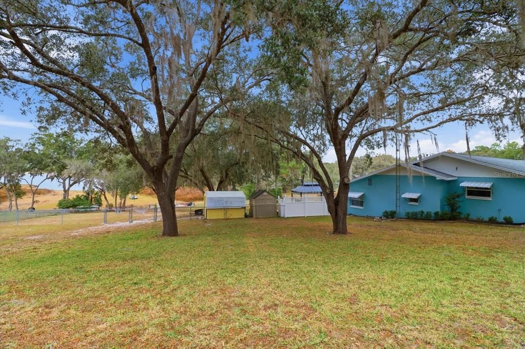 For Sale: $349,900 (3 beds, 2 baths, 2332 Square Feet)