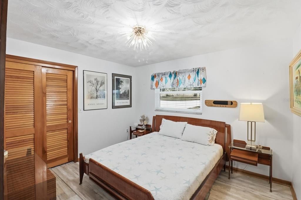 For Sale: $349,900 (3 beds, 2 baths, 2332 Square Feet)