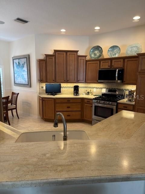 На продажу: $739,000 (3 спален, 2 ванн, 1927 Квадратных фут)