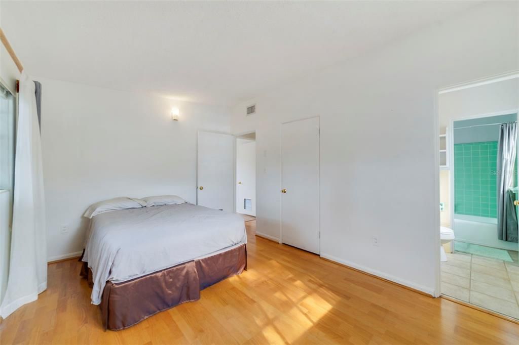 For Sale: $349,900 (4 beds, 3 baths, 1793 Square Feet)