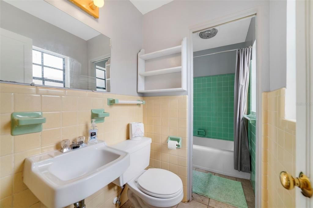 For Sale: $349,900 (4 beds, 3 baths, 1793 Square Feet)