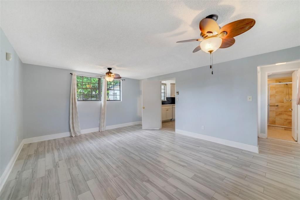 For Sale: $349,900 (4 beds, 3 baths, 1793 Square Feet)