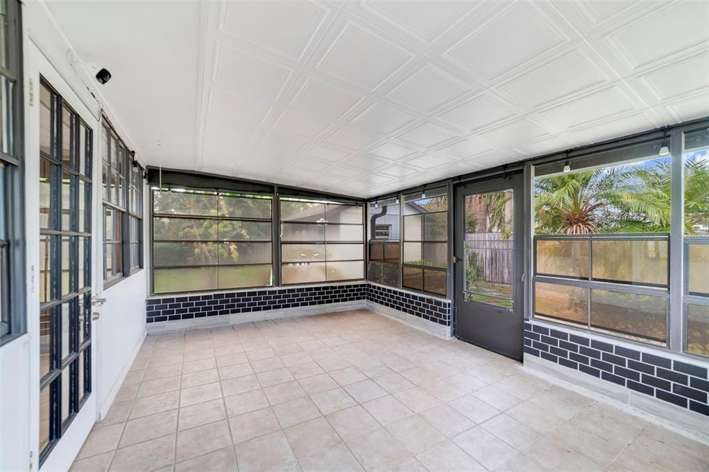 For Sale: $349,900 (4 beds, 3 baths, 1793 Square Feet)