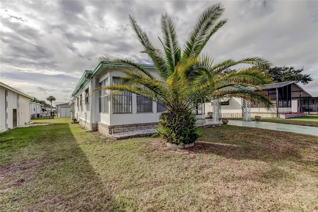 For Sale: $60,000 (3 beds, 2 baths, 888 Square Feet)