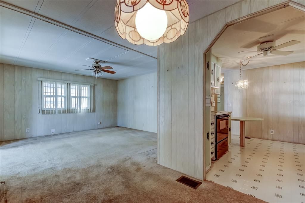 For Sale: $60,000 (3 beds, 2 baths, 888 Square Feet)