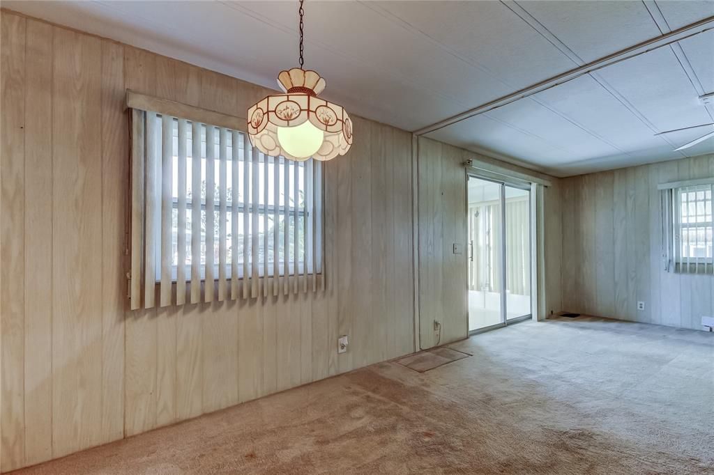 For Sale: $60,000 (3 beds, 2 baths, 888 Square Feet)